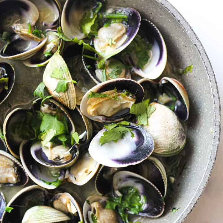 cooked cockles in a pan