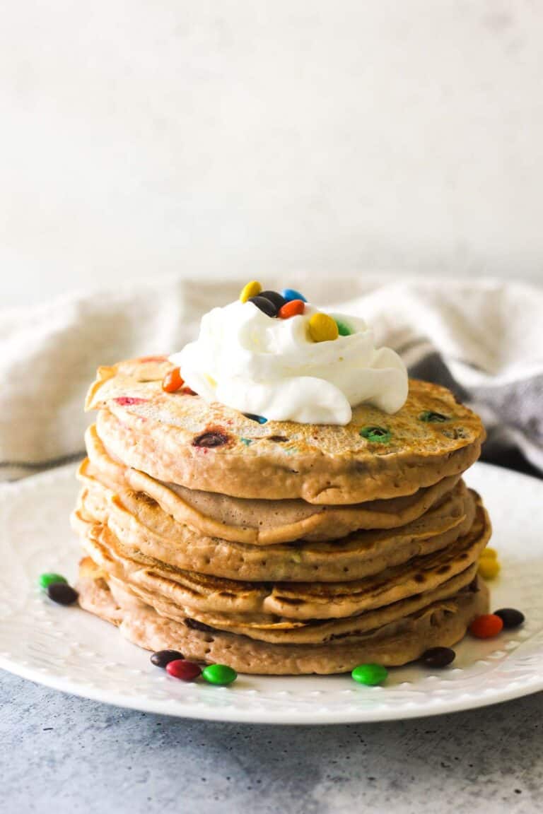 Super Easy M&amp;M Pancakes - The Top Meal