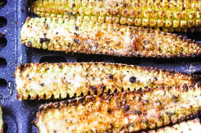cooked air fryer baby corn with seasoning