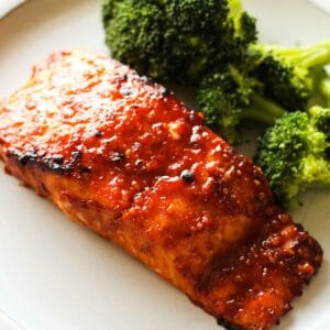 gochujang salmon cooked in air fryer